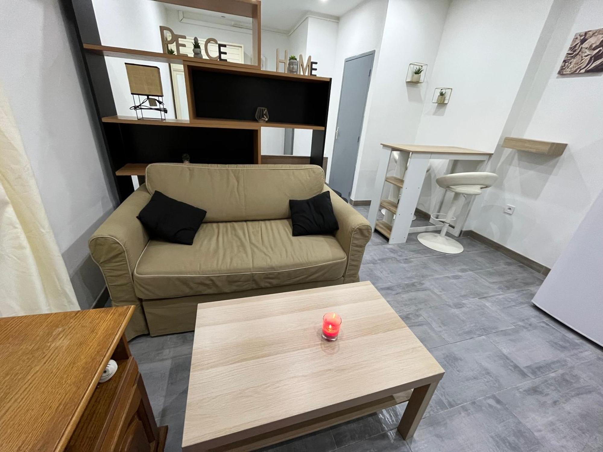 Grand Studio Lunel  Extérieur photo