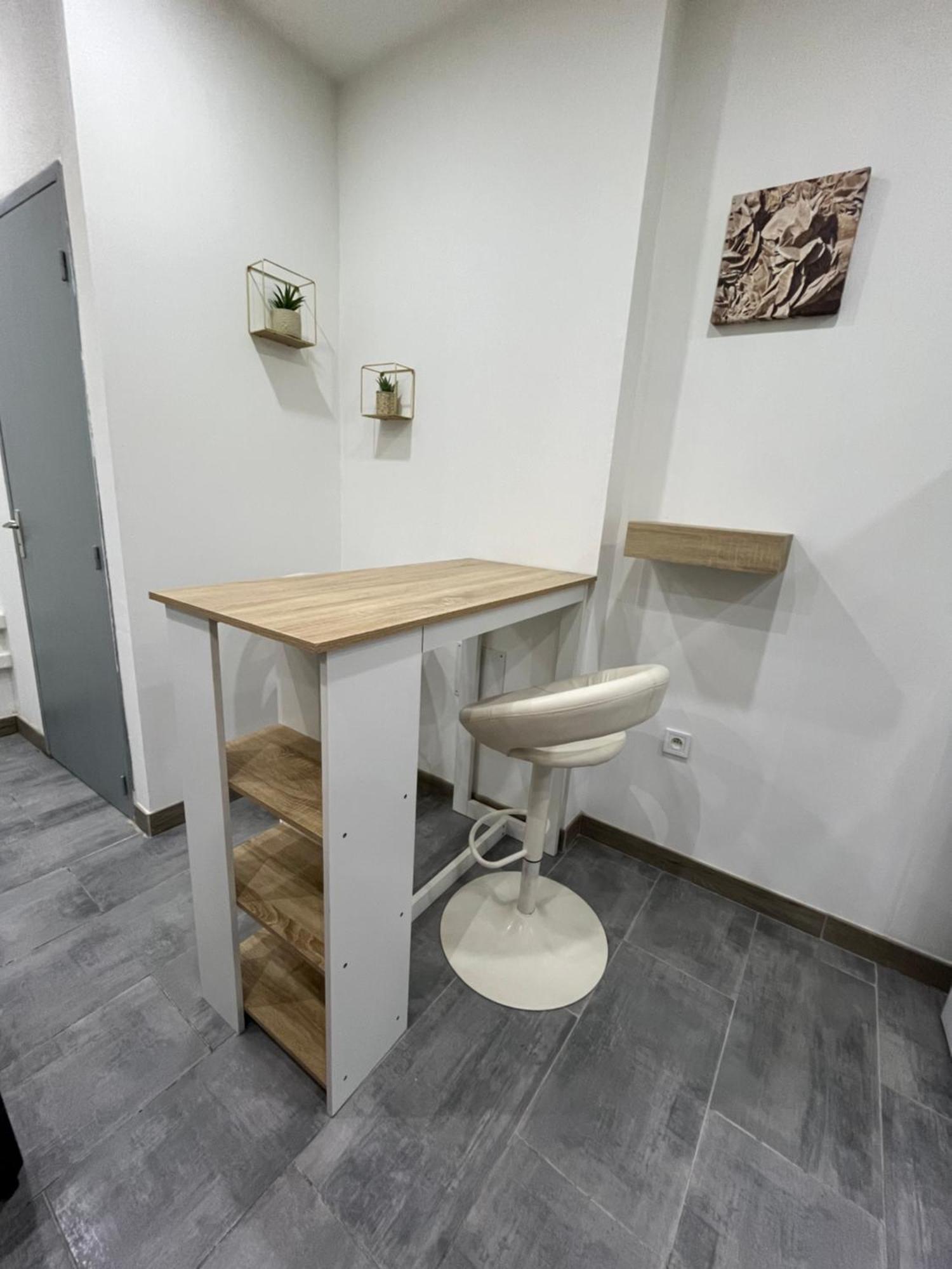 Grand Studio Lunel  Extérieur photo